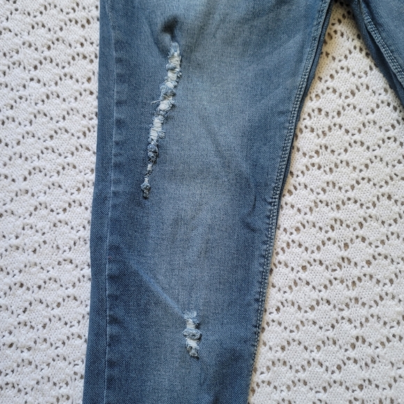 High Rise Distressed Slim Ankle Jeans - Picture 7 of 8